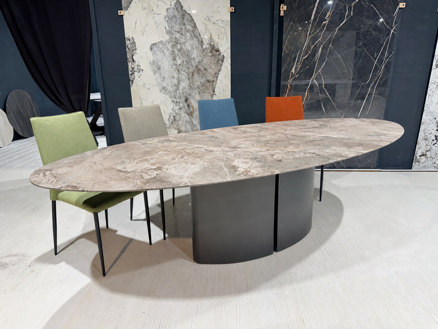 Table de repas en céramique Vendôme — COLOMBUS, fabriquée en France à Wattrelos