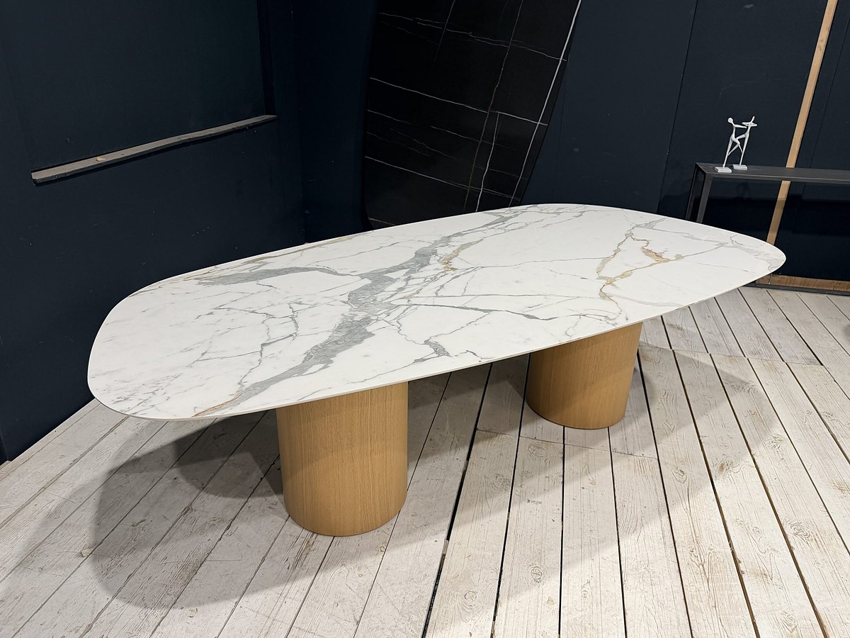 Table céramique COLOMBUS — Byblos chêne · Stone 1 · 240 × 116 cm · Cer 76 B poli miroir