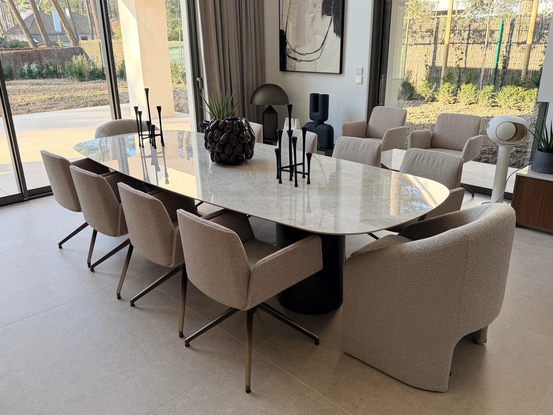 Table COLOMBUS livrée et installée — Tonneau · Cer 300 B Taj Mahal poli