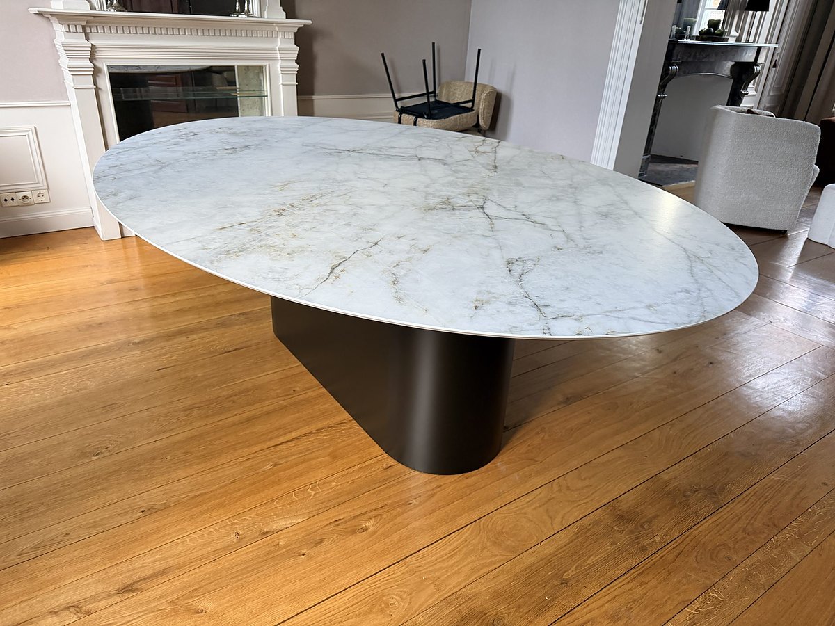 Table céramique COLOMBUS — Titan · Ovale 240 × 160 · Cer 777 Angelina